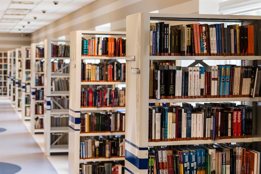 Sala de lectura de una biblioteca